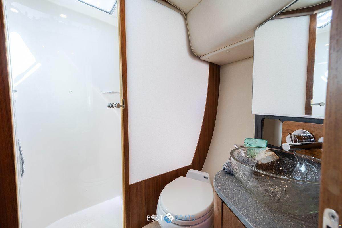 Tiara 4300 Sovran