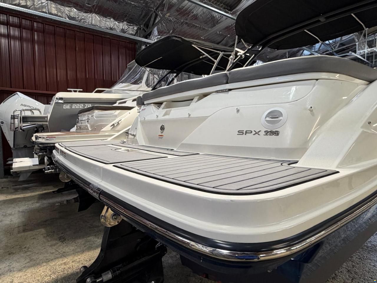 Sea Ray SPX 230