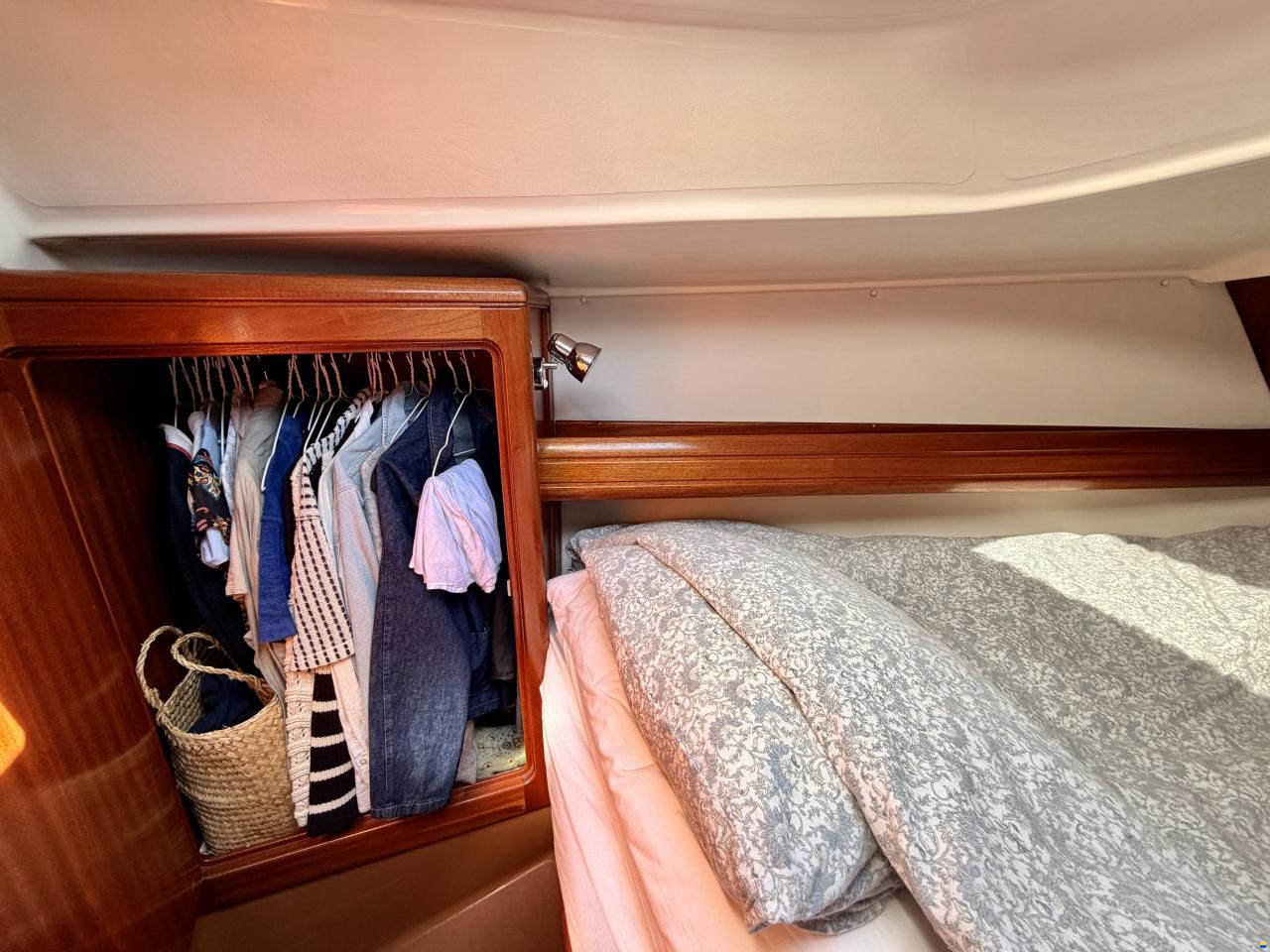 Bavaria 37