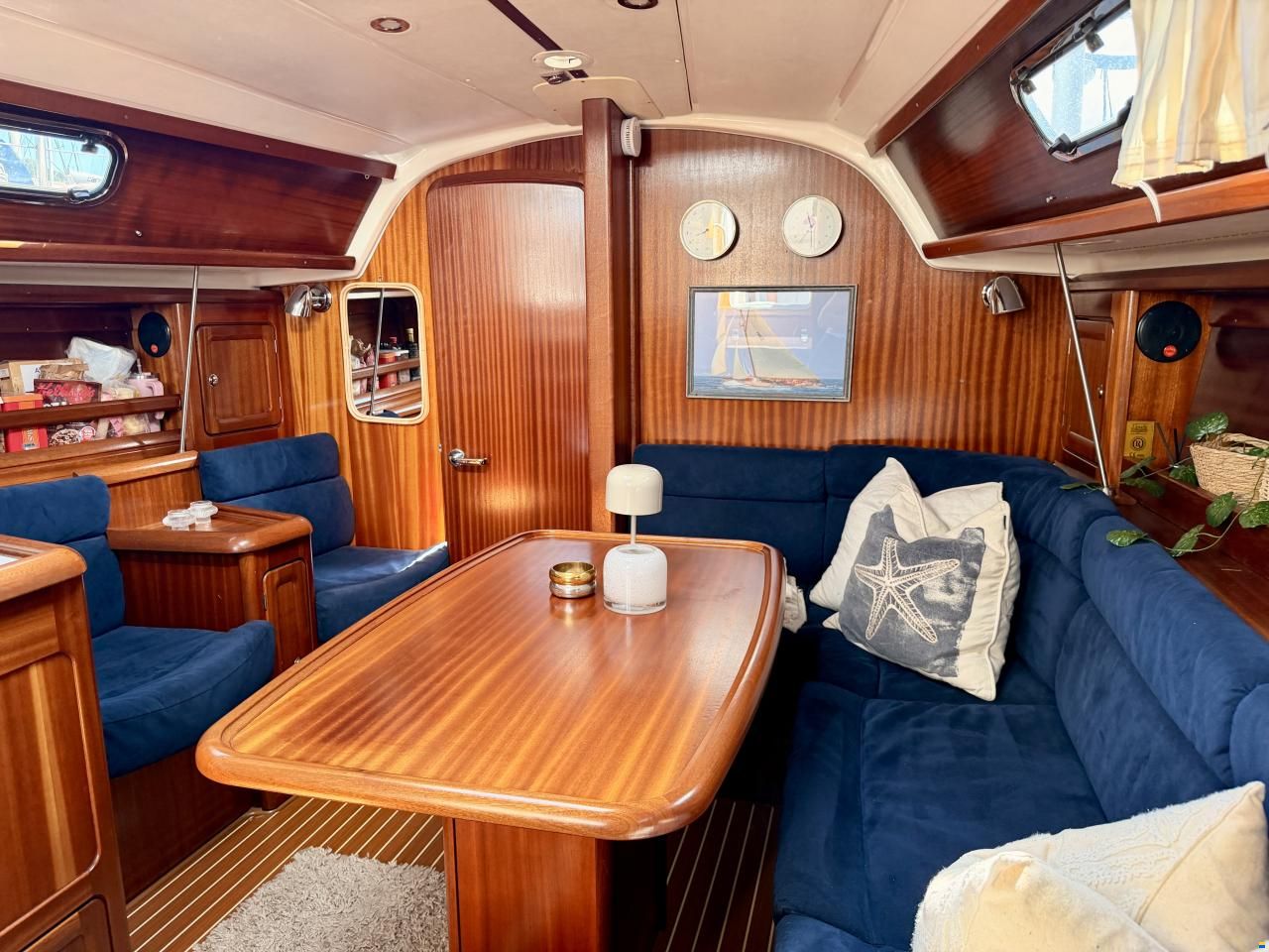 Bavaria 37