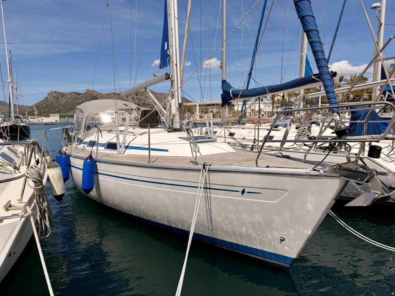 Bavaria 37