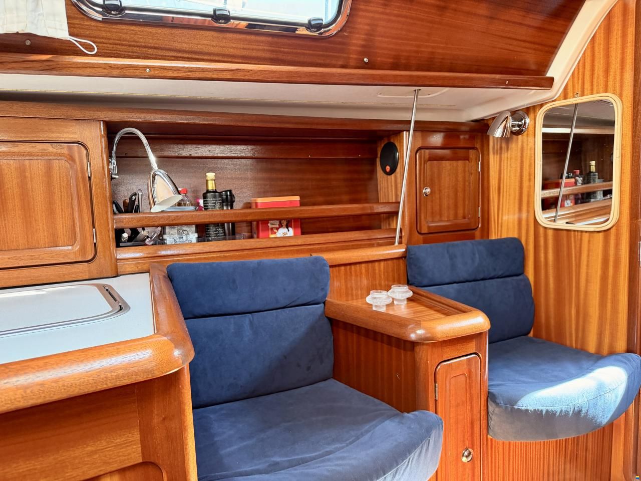 Bavaria 37