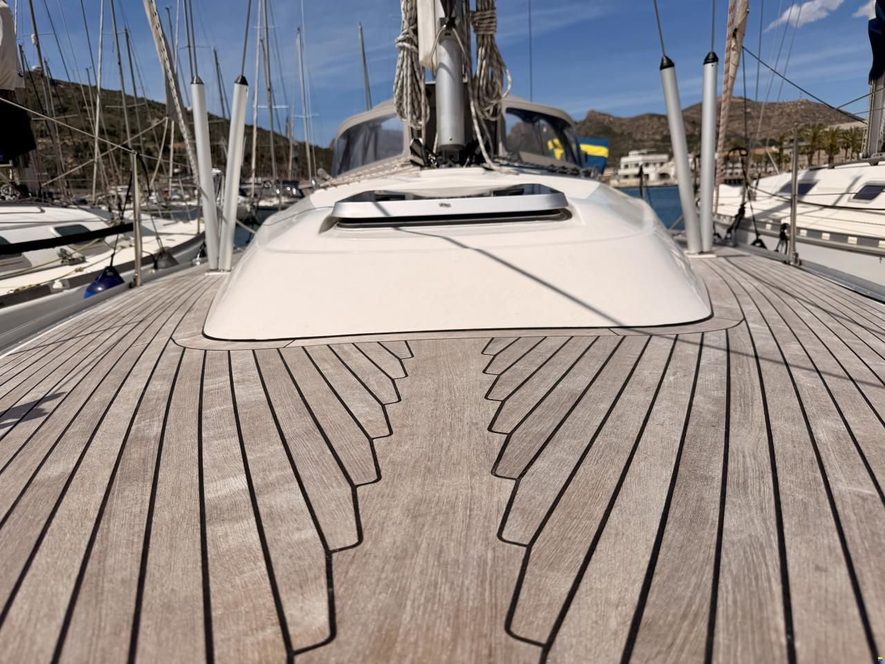 Bavaria 37