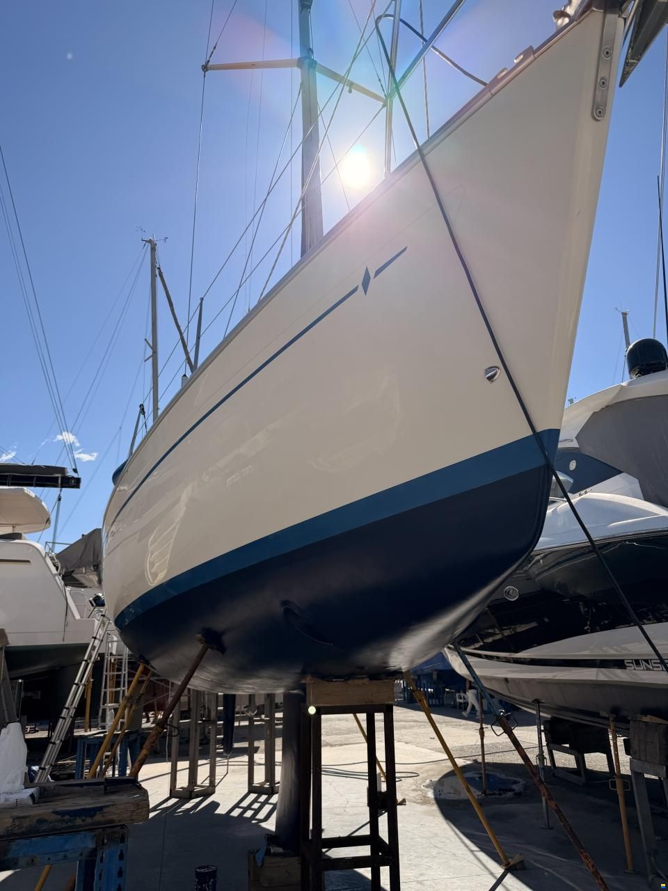 Bavaria 37