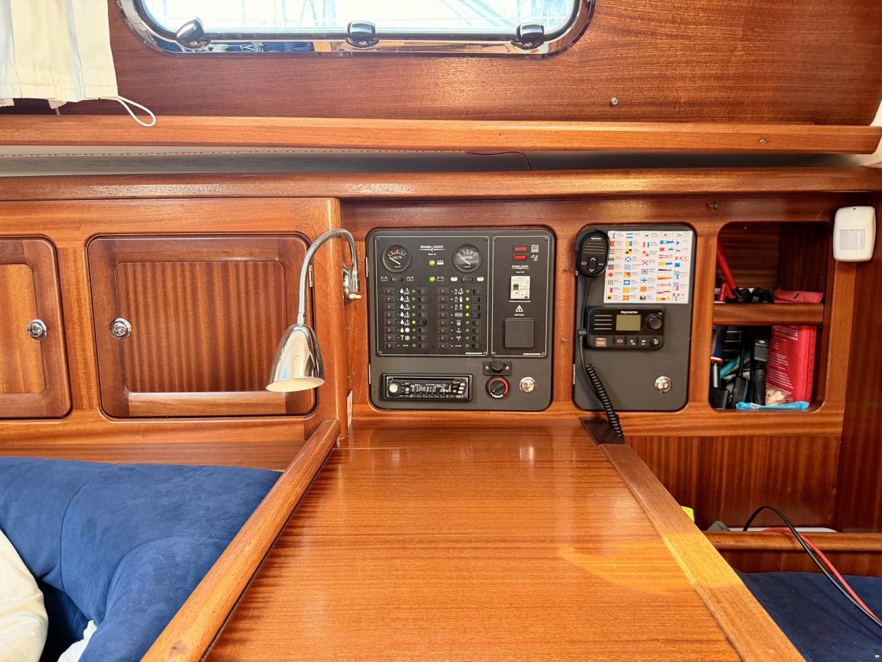 Bavaria 37