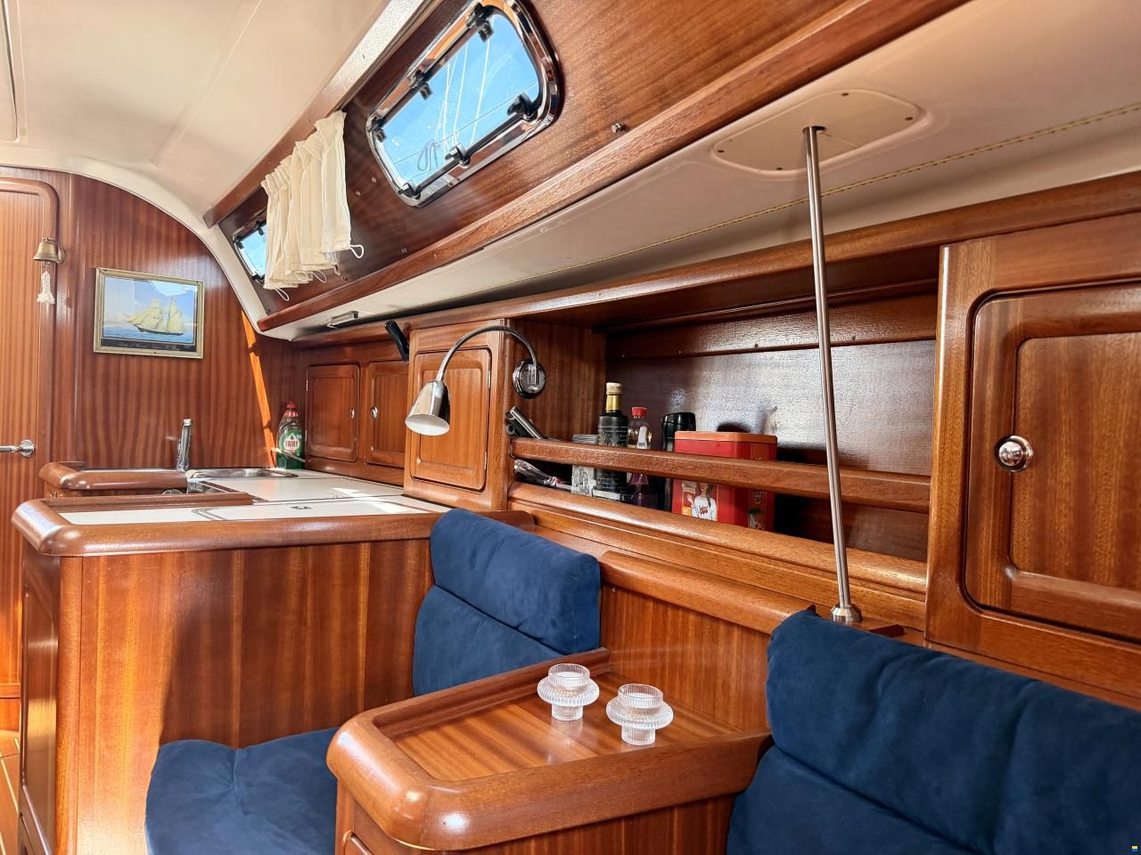 Bavaria 37