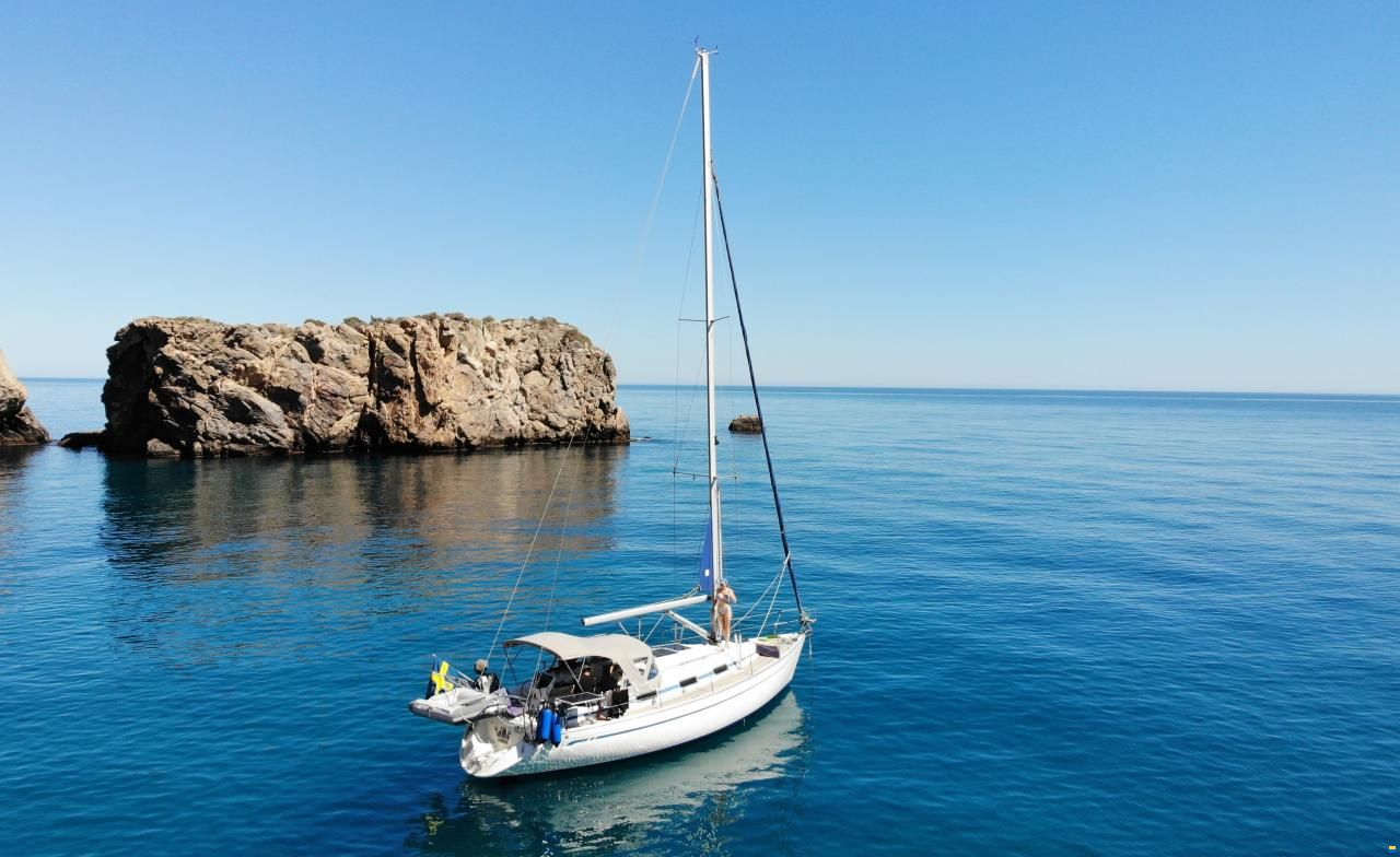 Bavaria 37
