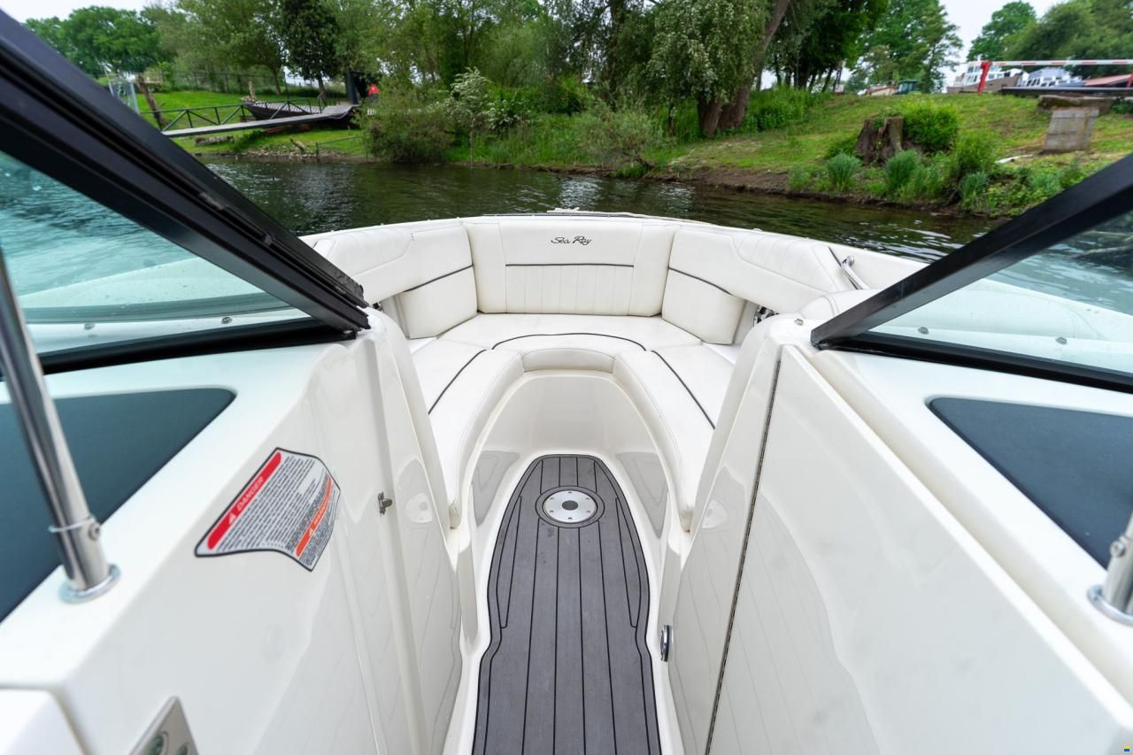 Sea Ray 270 slx