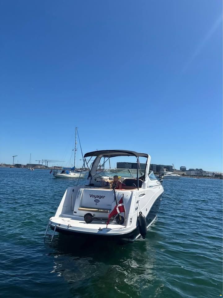 Rinker 280 Express Cruiser