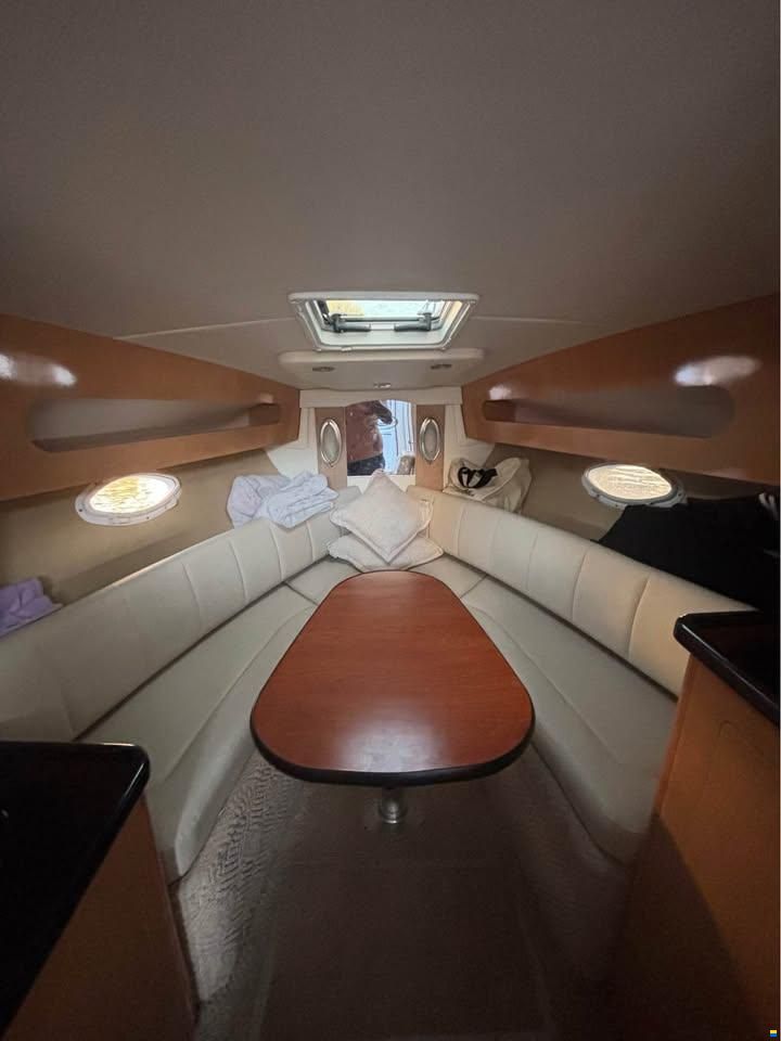 Rinker 280 Express Cruiser