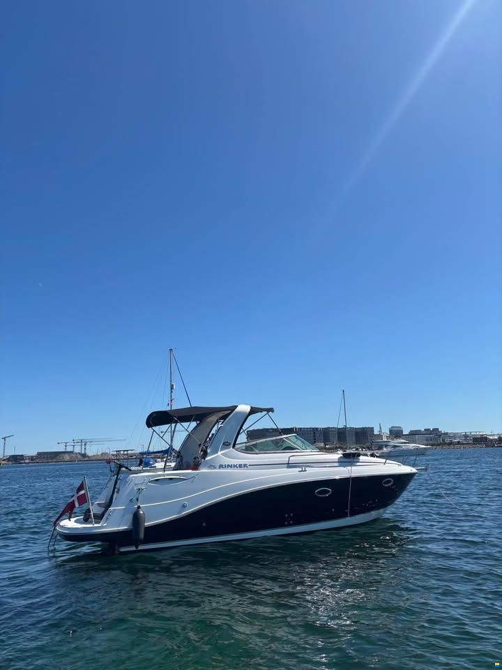 Rinker 280 Express Cruiser