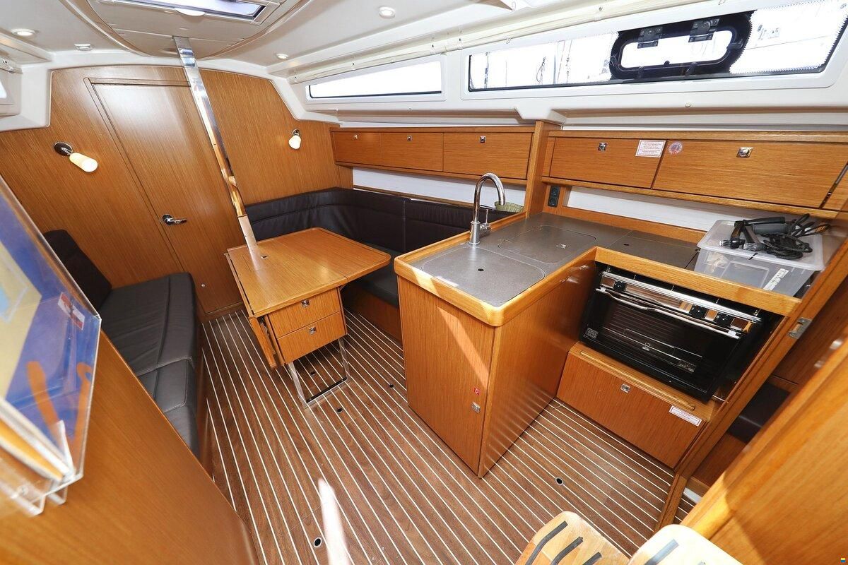Bavaria Cruiser 34