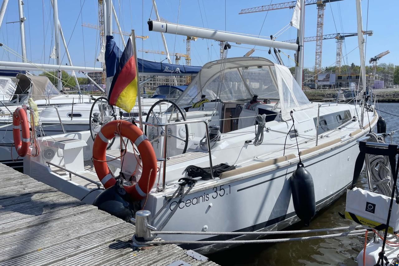 Beneteau Oceanis 35.1