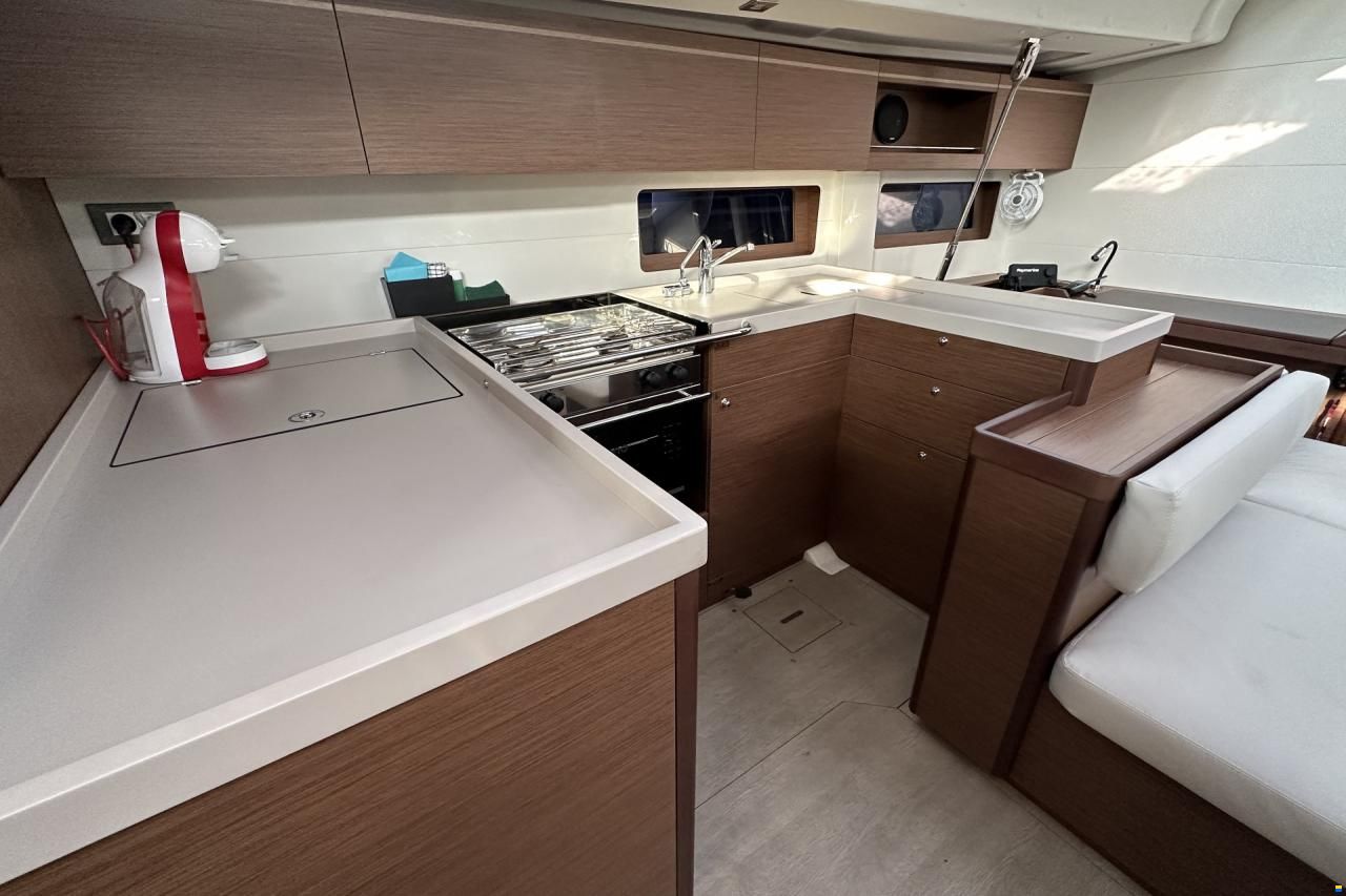 Beneteau Oceanis 51.1