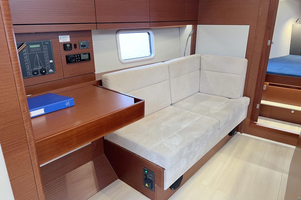 Hanse 418