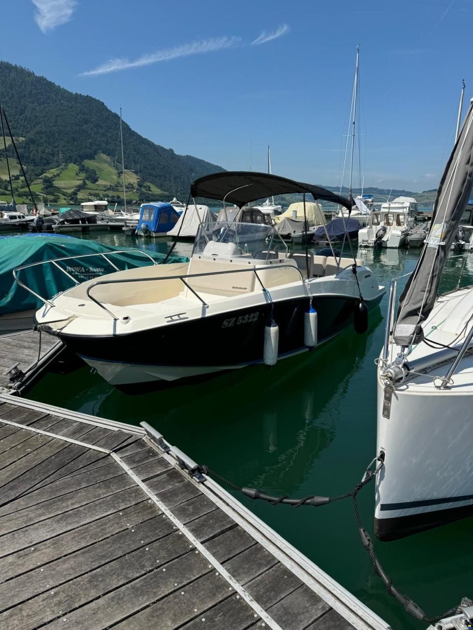 Quicksilver Activ 675 Open