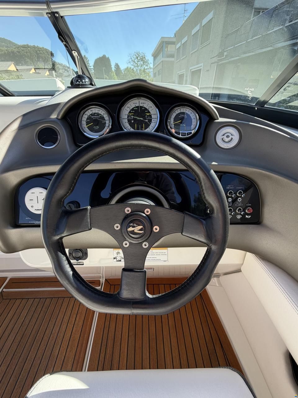 Sea Ray 240 SSE
