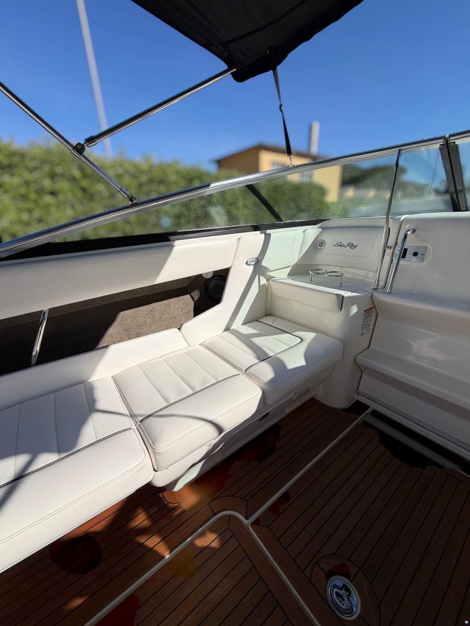 Sea Ray 240 SSE