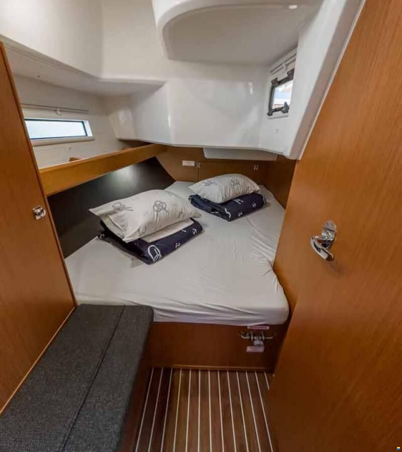 Bavaria Cruiser 37