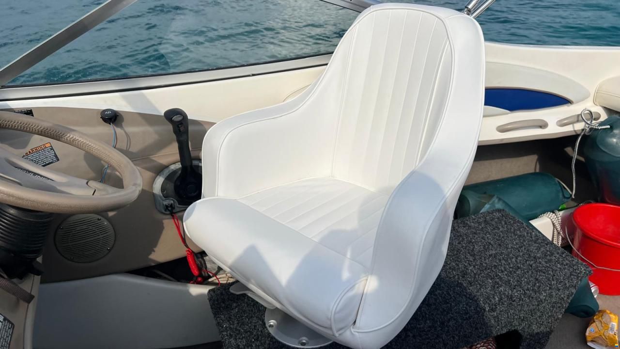 Bayliner Cuddy 212