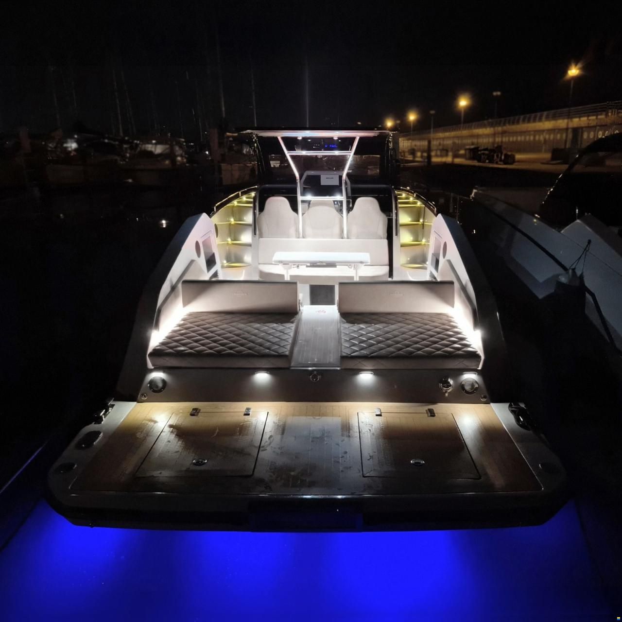 Aurea 30 Cabin
