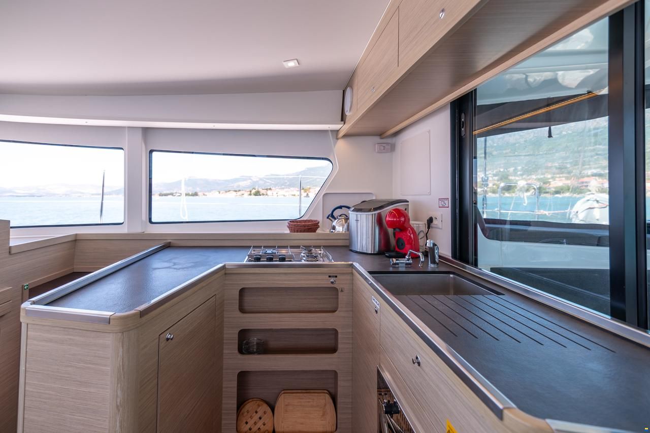 Lagoon 42 Owner Version FULL OPTION