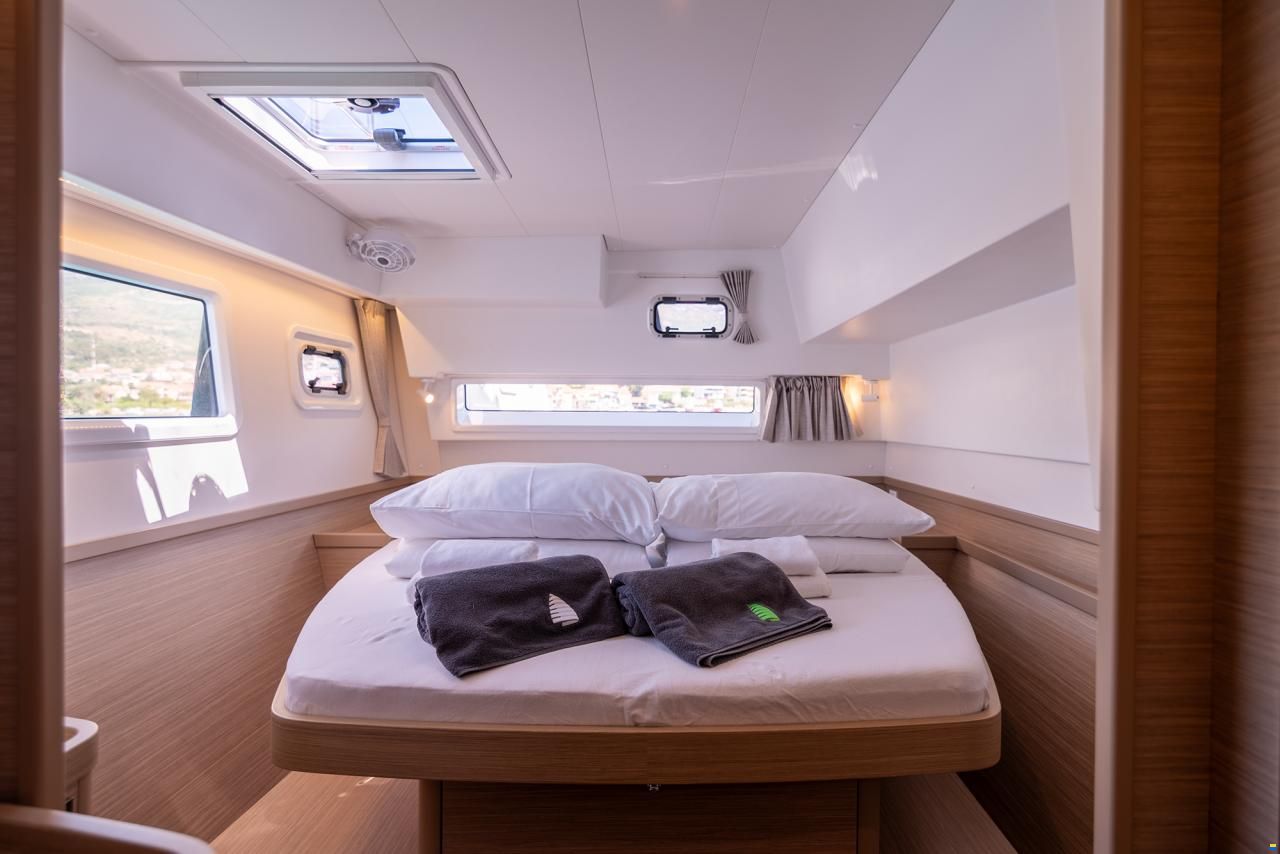 Lagoon 42 Owner Version FULL OPTION
