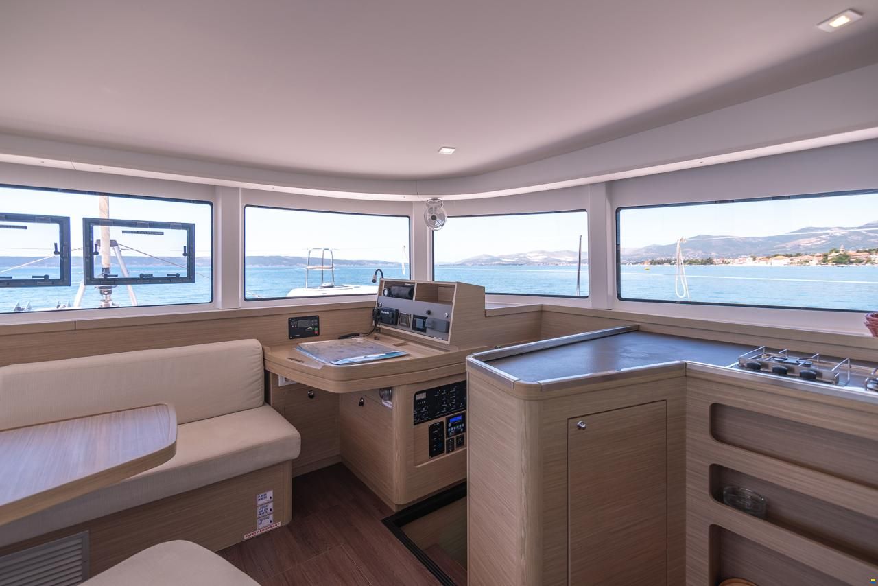 Lagoon 42 Owner Version FULL OPTION