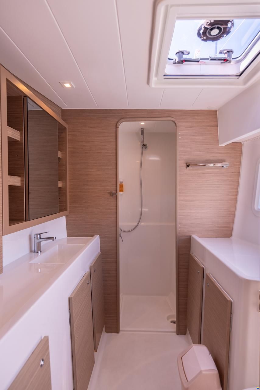 Lagoon 42 Owner Version FULL OPTION