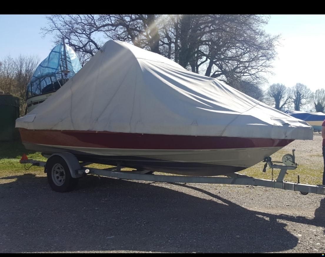 Maxum Runabout 2000