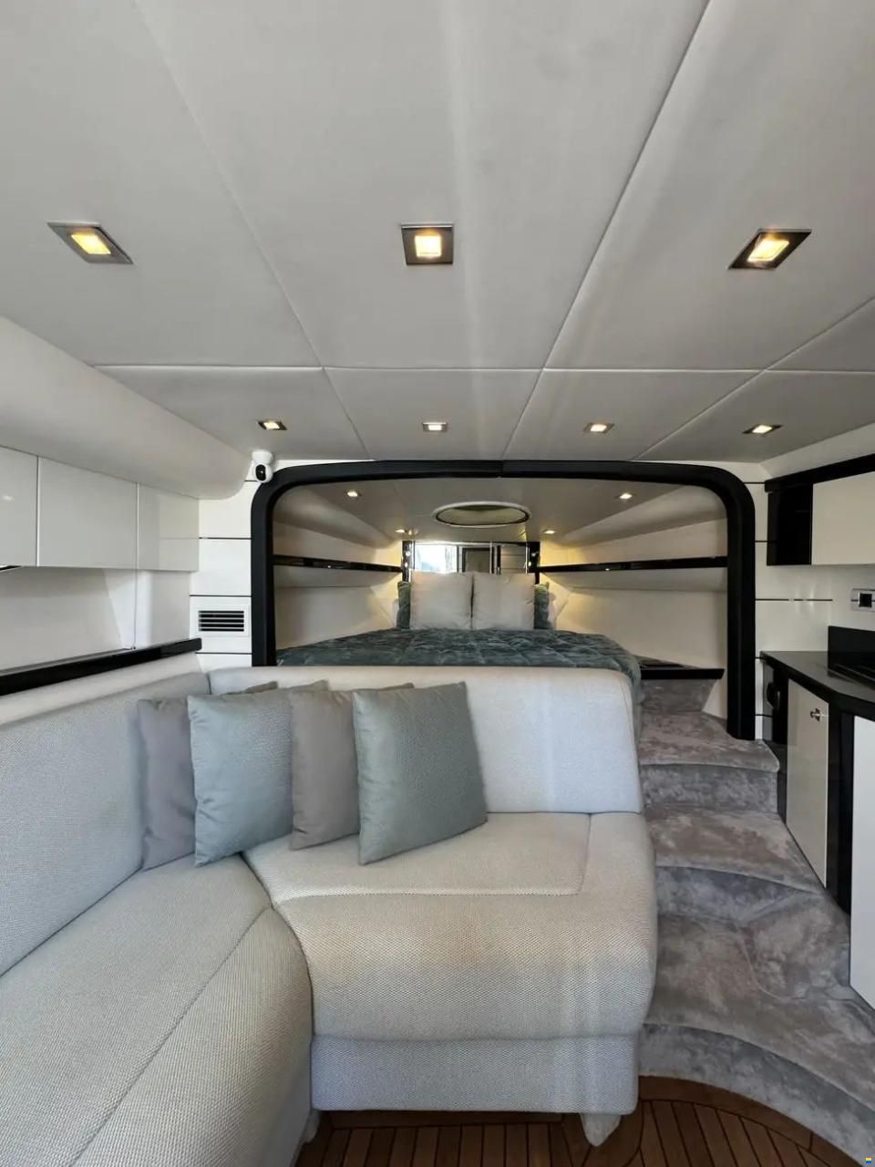 Sunseeker Superhawk 43