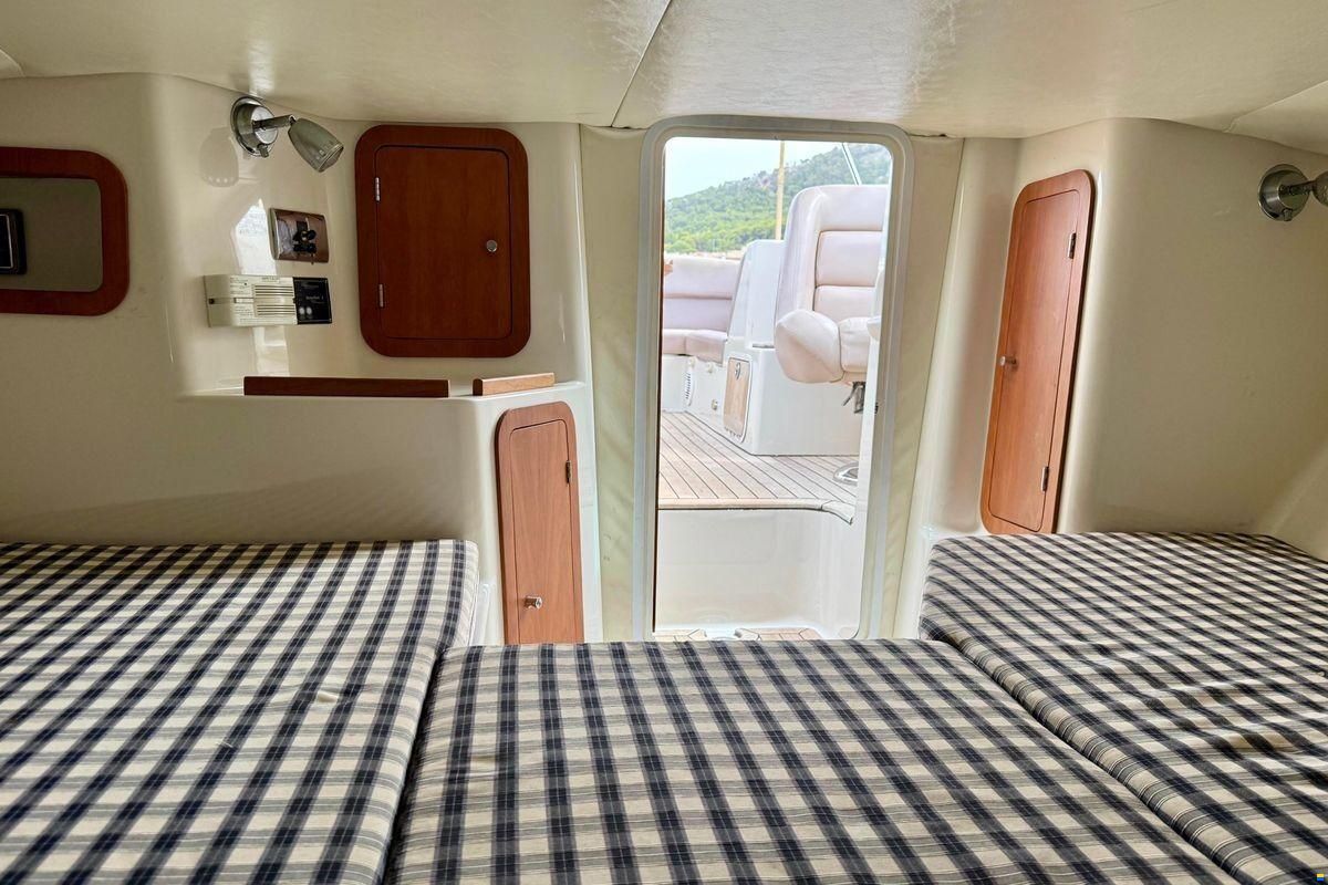 Chris Craft Corsair 28