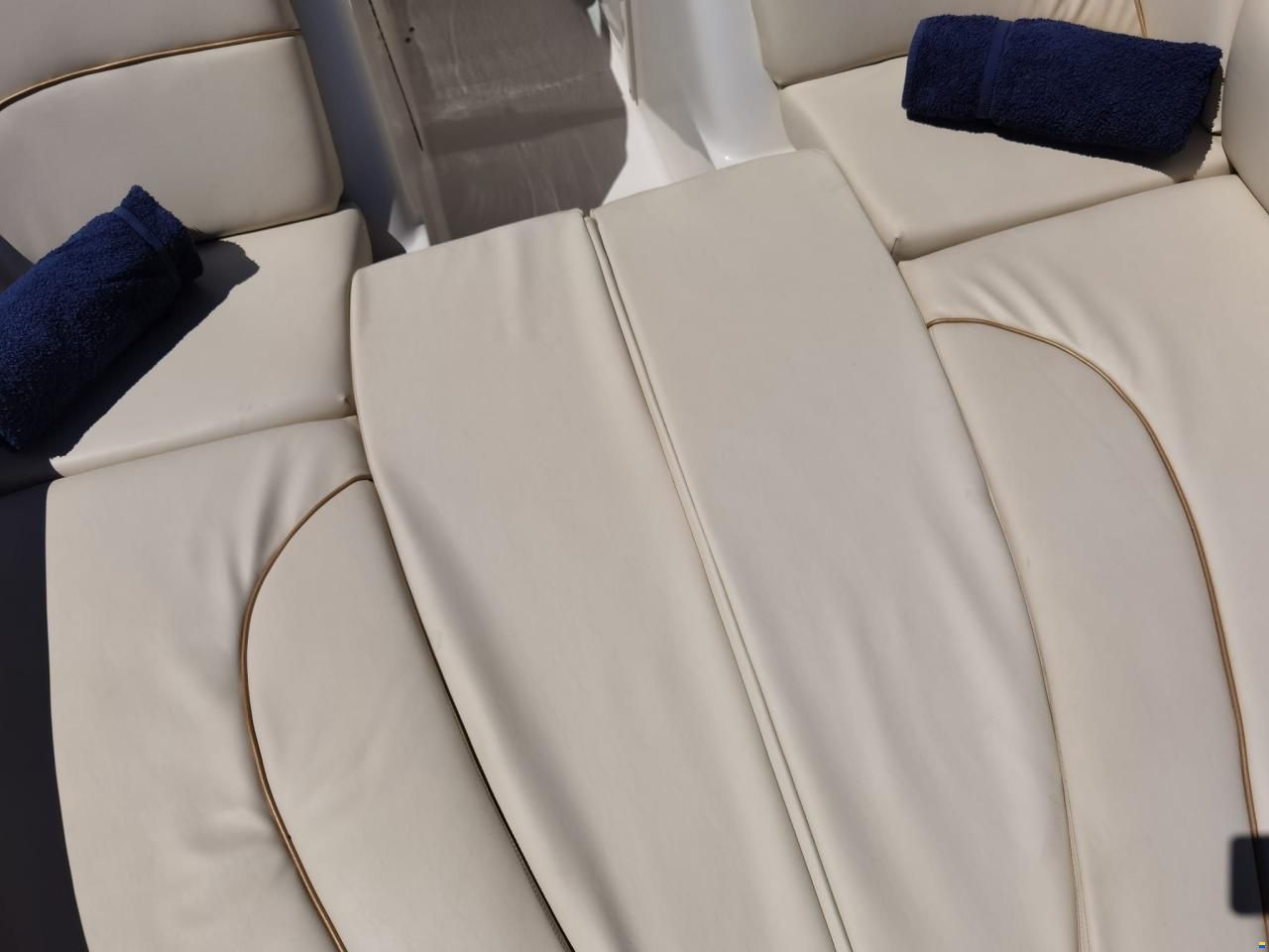 Sea Ray Sundeck 240