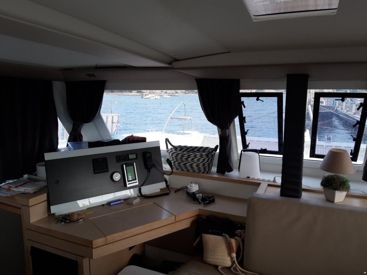 Fountaine Pajot Lucia 40