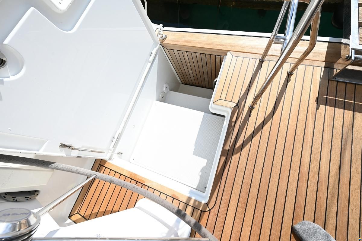 Hanse 548