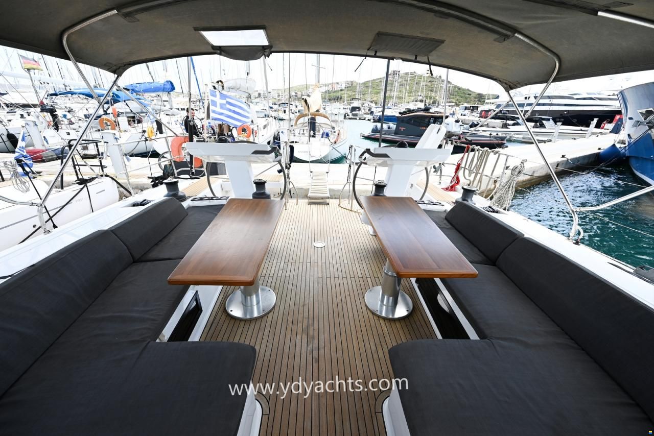 Hanse 548