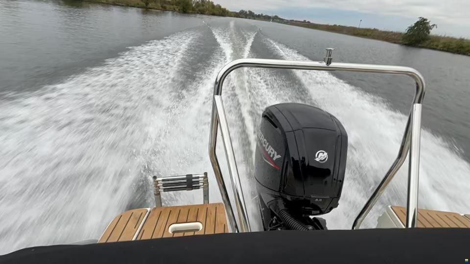 Quicksilver Bowrider 555