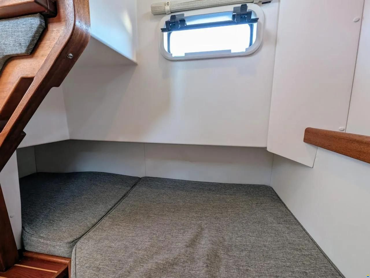Paragon Yachts 31 Flybridge