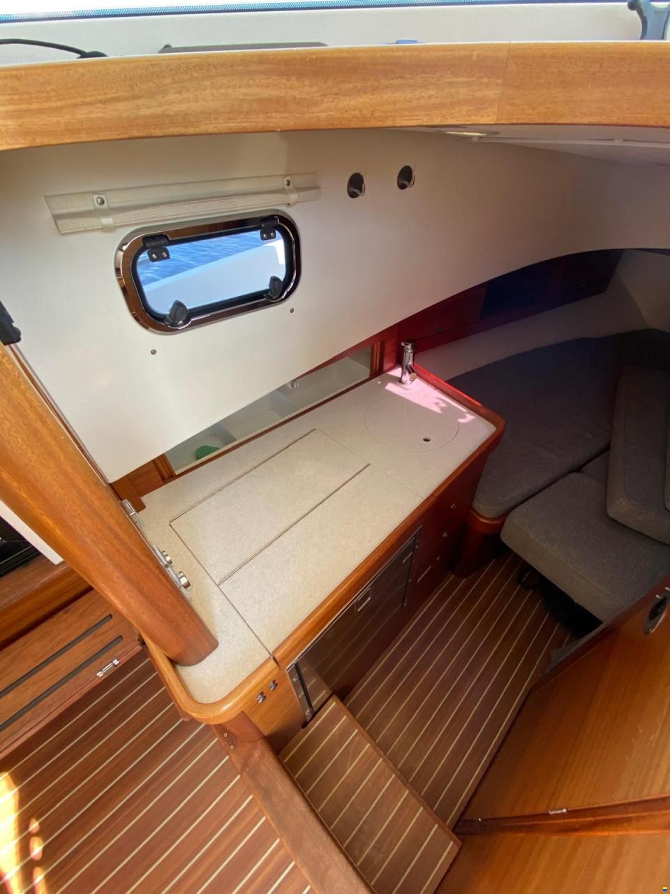 Paragon Yachts 31 Flybridge