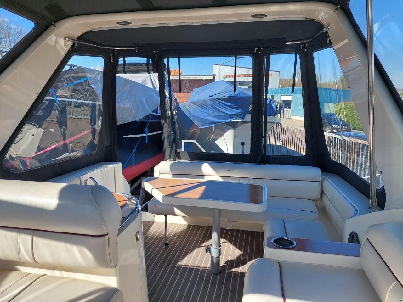 Monterey 276