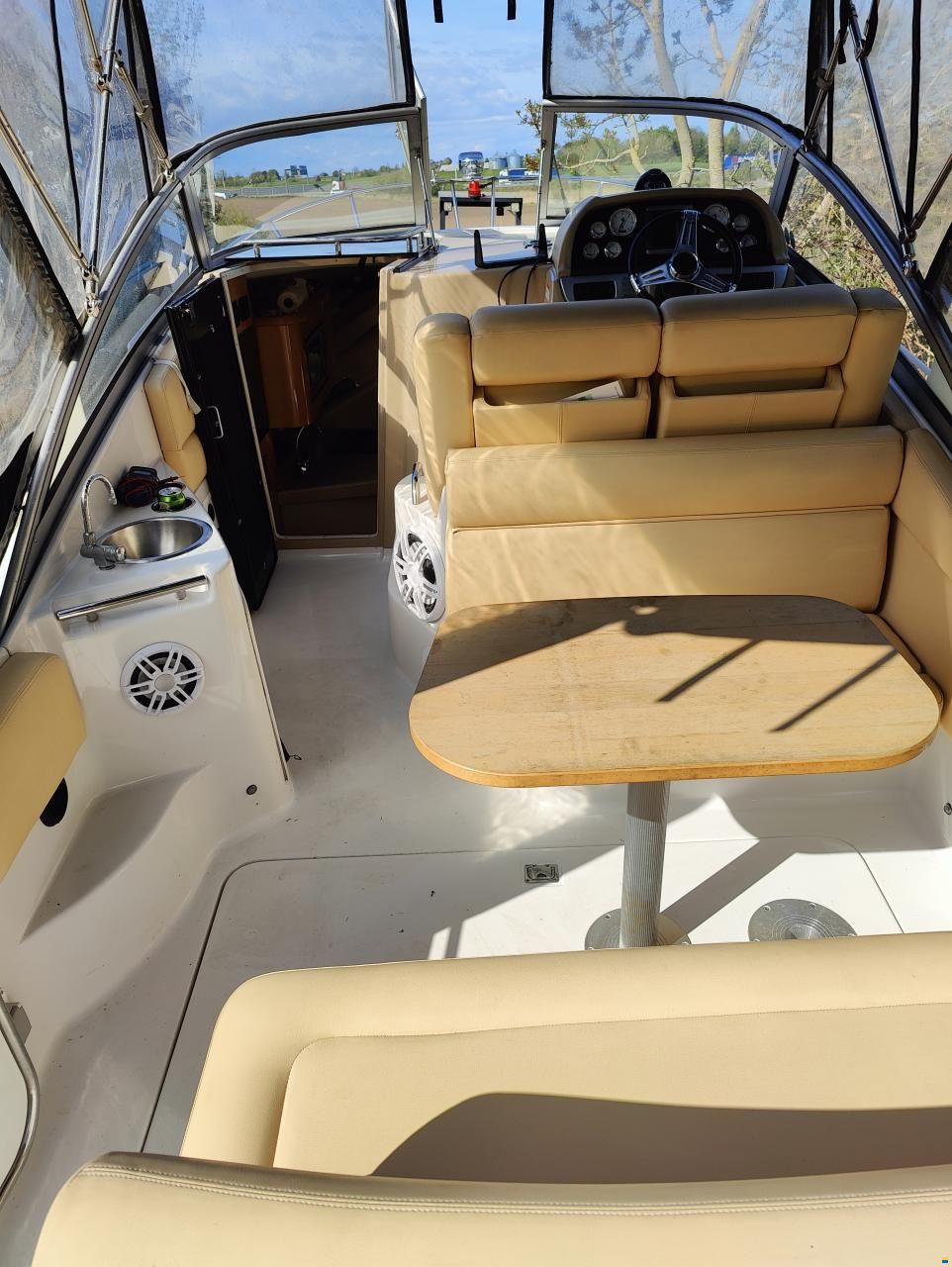 Four Winns V258