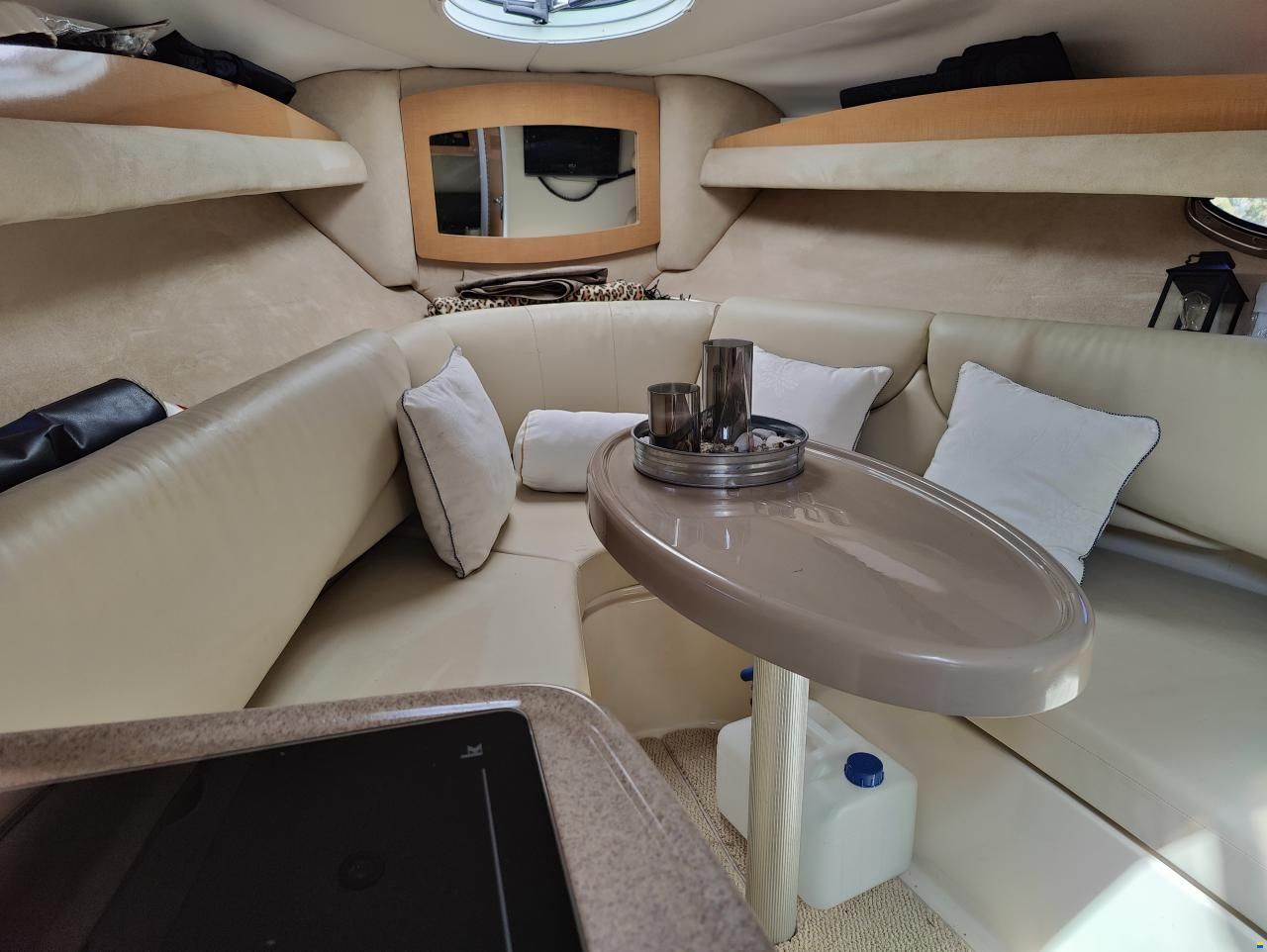 Four Winns V258