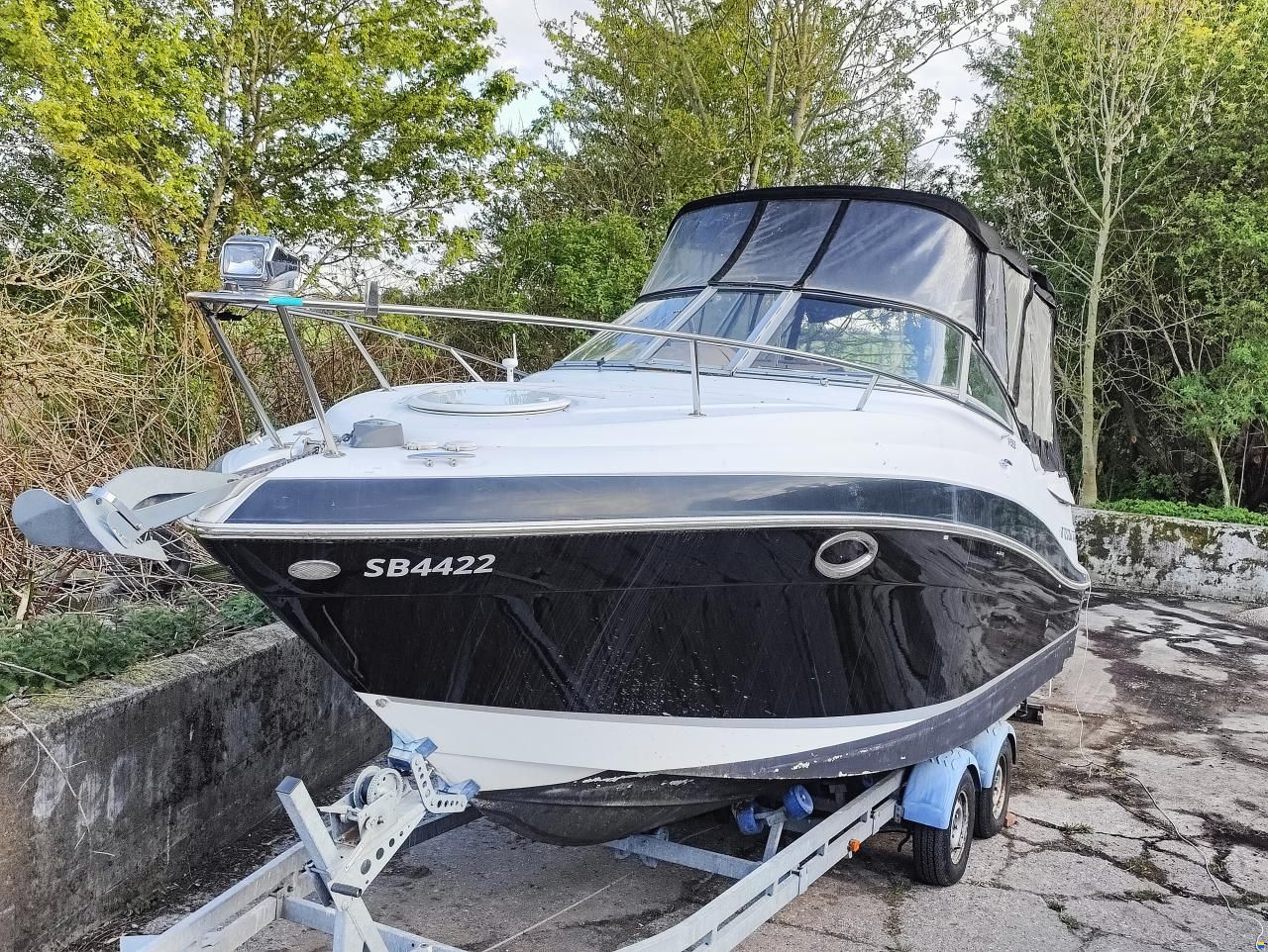 Four Winns V258