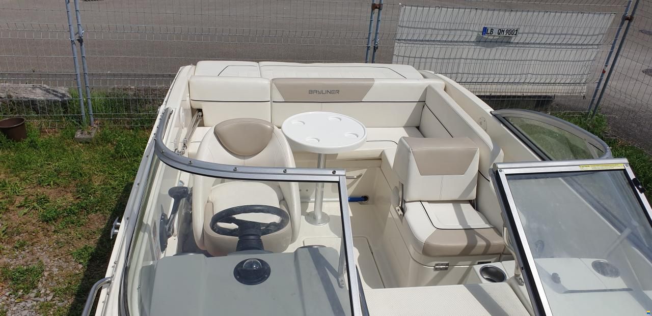 Bayliner 642 Cuddy
