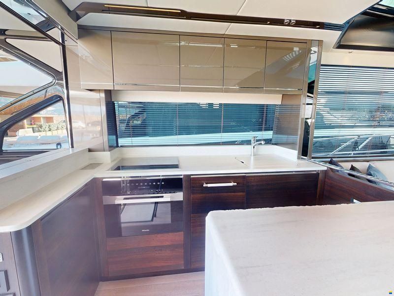 Sunseeker Predator 65