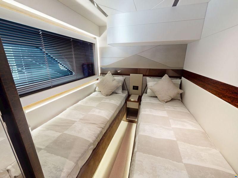 Sunseeker Predator 65