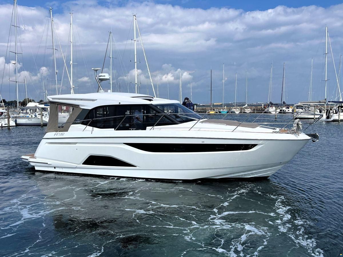Bavaria R40 Coupe