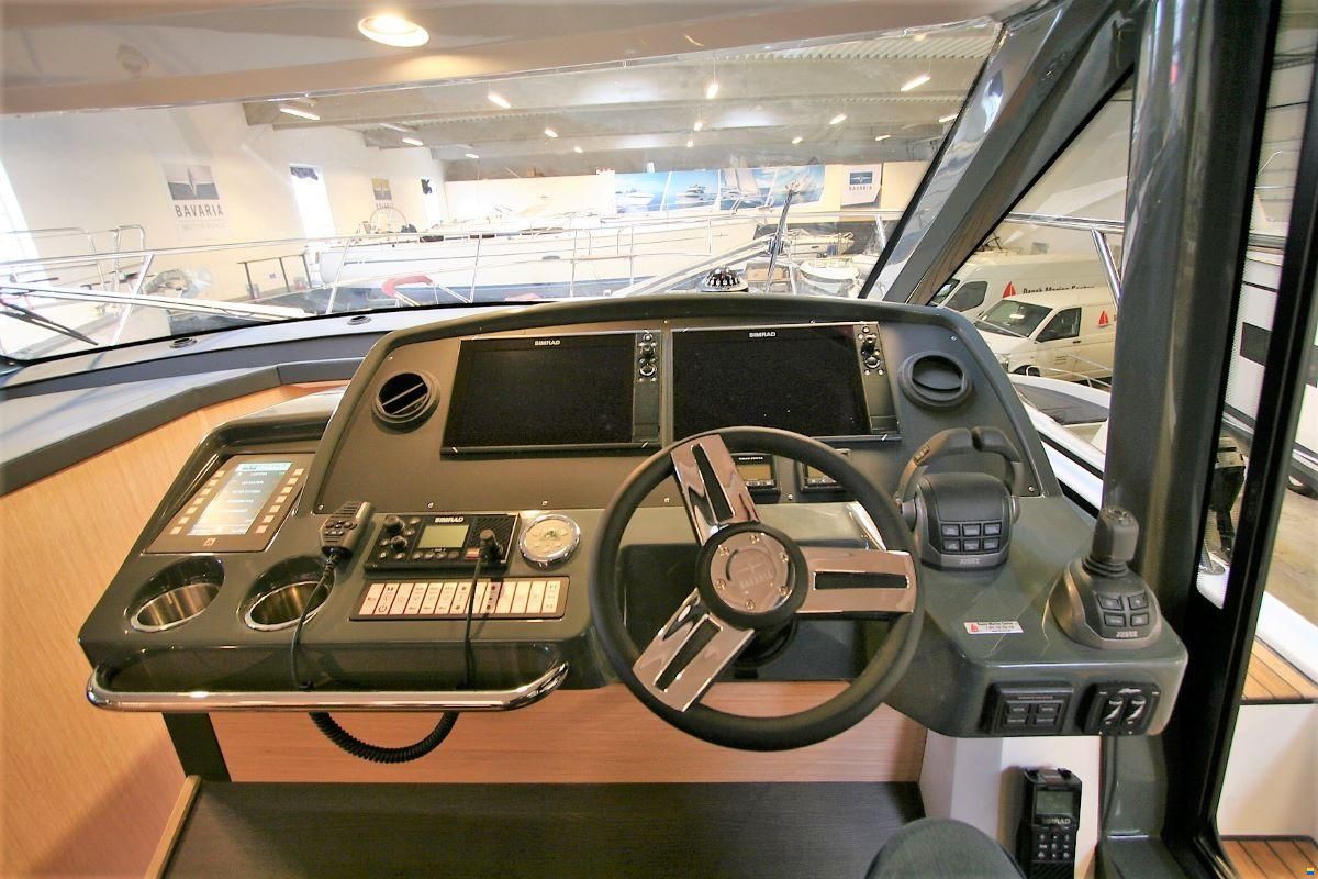 Bavaria R40 Coupe
