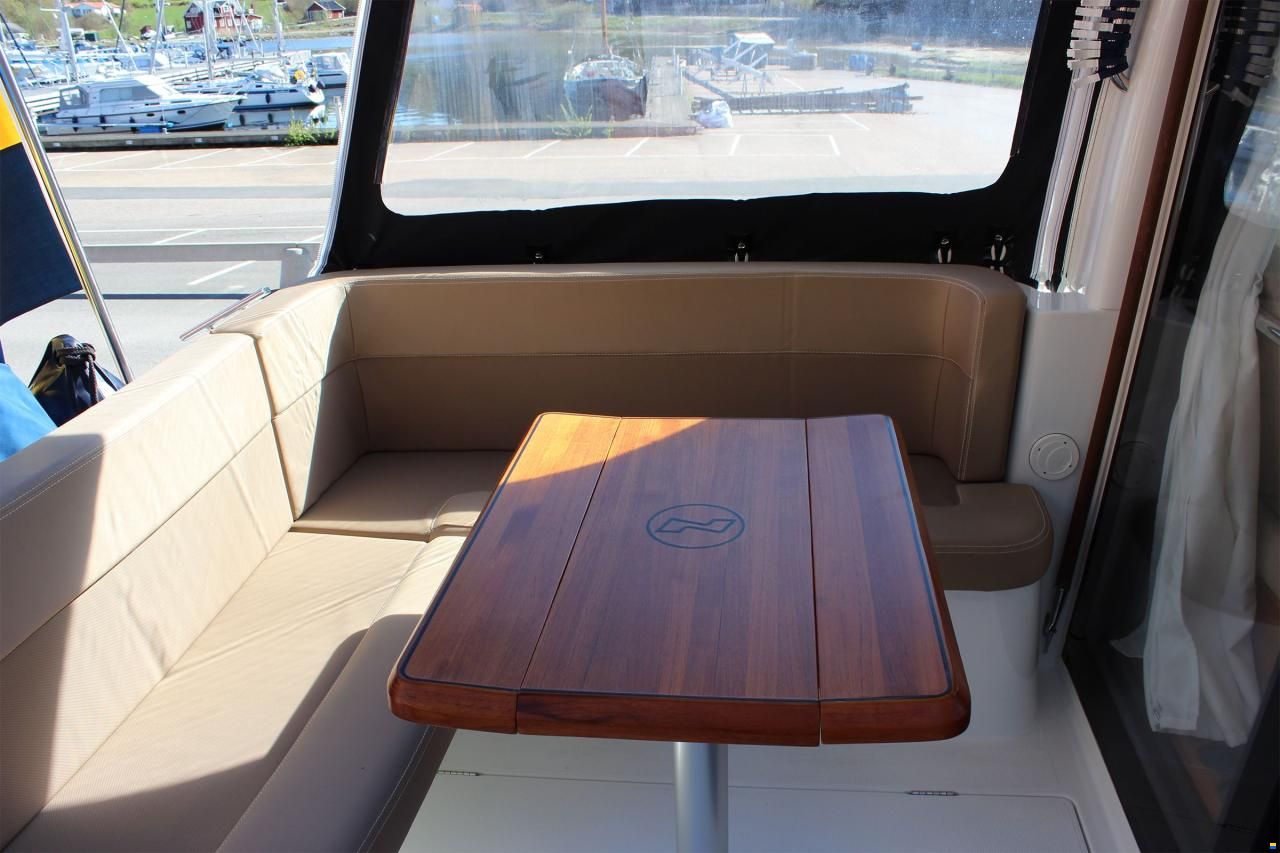 Nimbus 305 Coupe