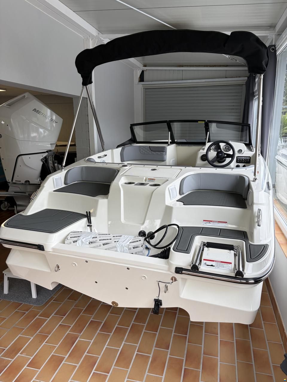 Bayliner M 17 Element